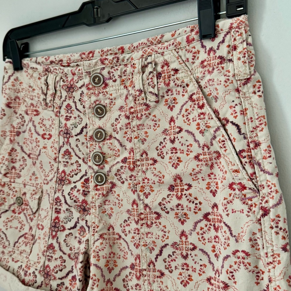 Anthropologie Pilcro The Wanderer
Floral Shorts - Picture 5 of 9